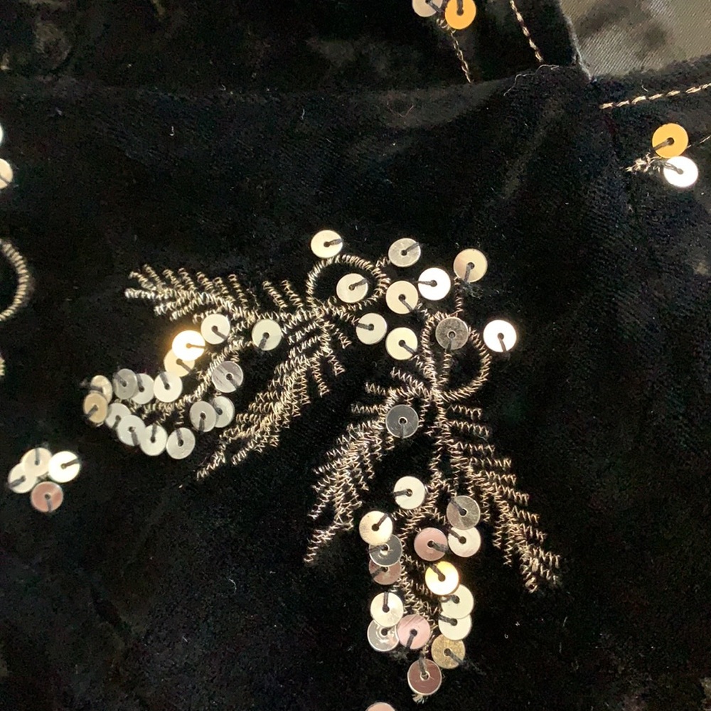 WD.NY size 8 silkblend black velvet embroidered cami top in excellent condition - Picture 5 of 7